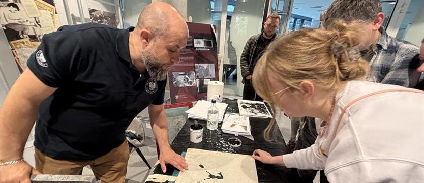Lenin z irokeza i powielacze. Noc Muzeów w szczecińskim Przystanku Historia IPN