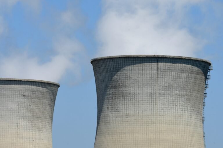 Fala upałów we Francji wstrzymuje reaktory jądrowe i ogranicza produkcję energii elektrycznej