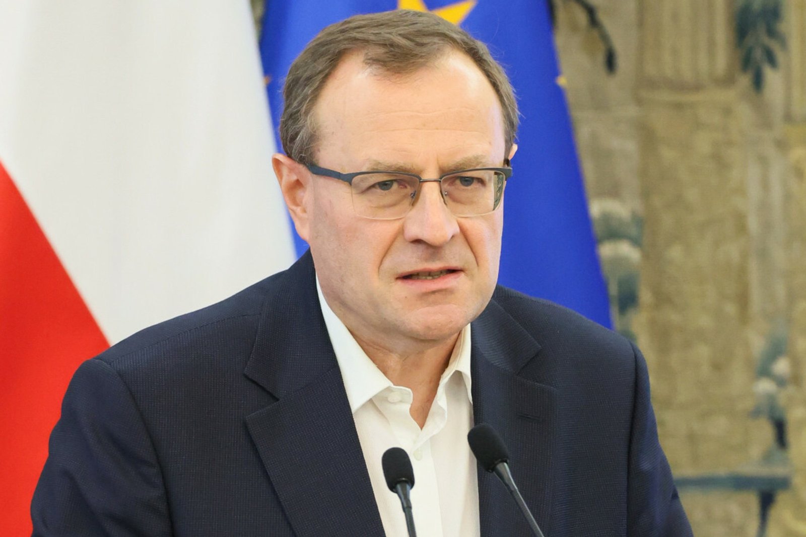 Kontrowersje wokół przemówienia polskiego dyplomaty na Wołyniu — prof. Dudek staje w jego obronie