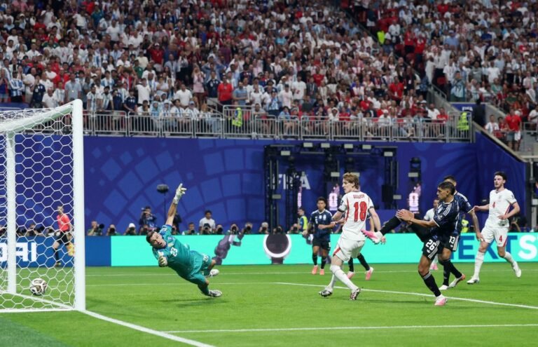 Argentyna w finale mundialu: Anglia zapłaciła za błędy Tuchela, Messi znów decyduje
