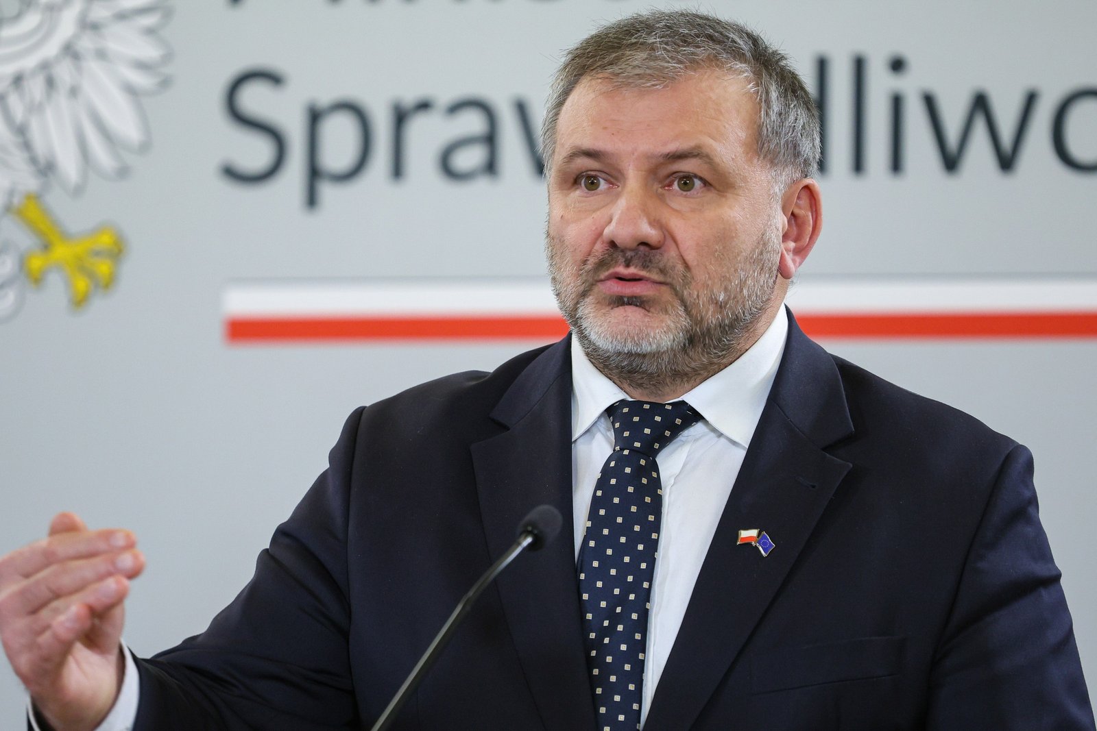 Minister Żurek o ułaskawieniach Nawrockiego: "Polityczny gest wobec środowiska kibolskiego"
